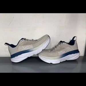 *USED* Women’s Hoka Bondi 6 Size 8B (Medium)